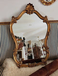 Espelho estilo Luis XV em madeira dourada