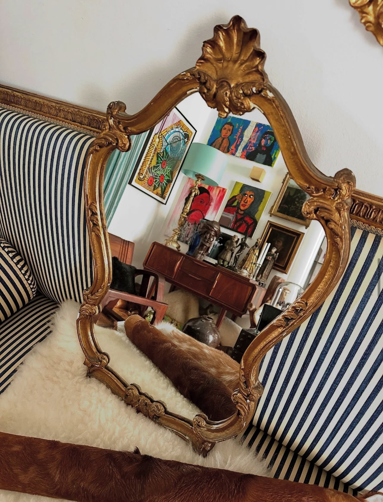 Espelho estilo Luis XV em madeira dourada