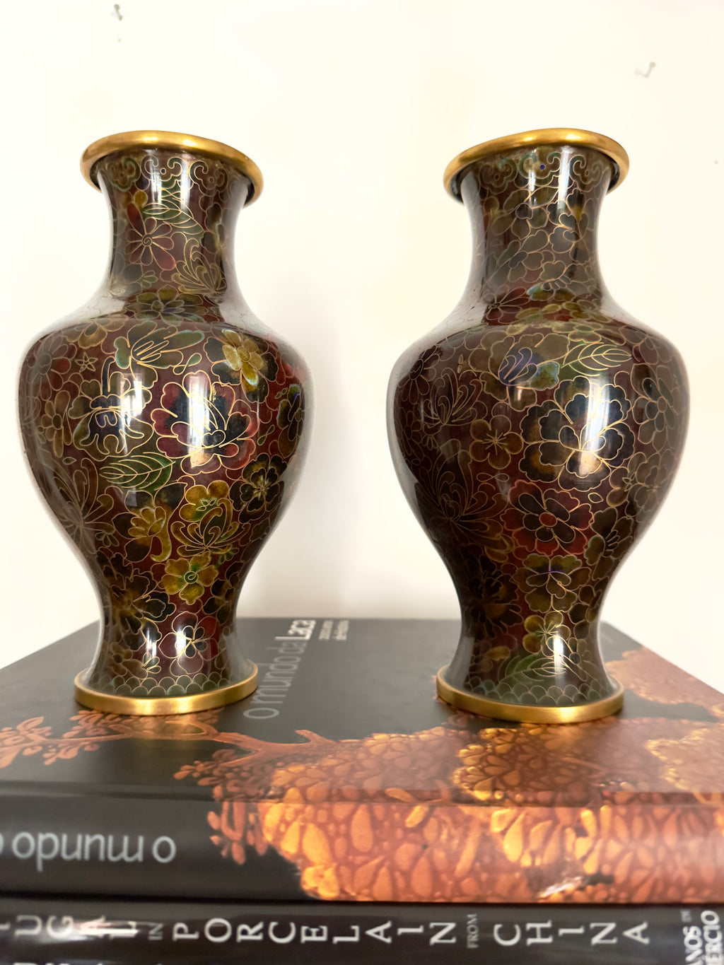 Jarras em metal cloisonné