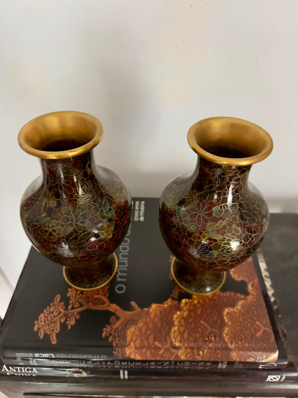 Jarras em metal cloisonné