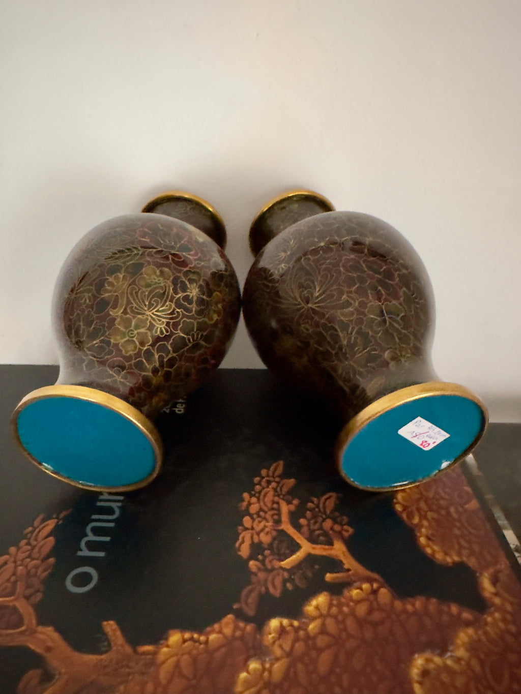 Jarras em metal cloisonné