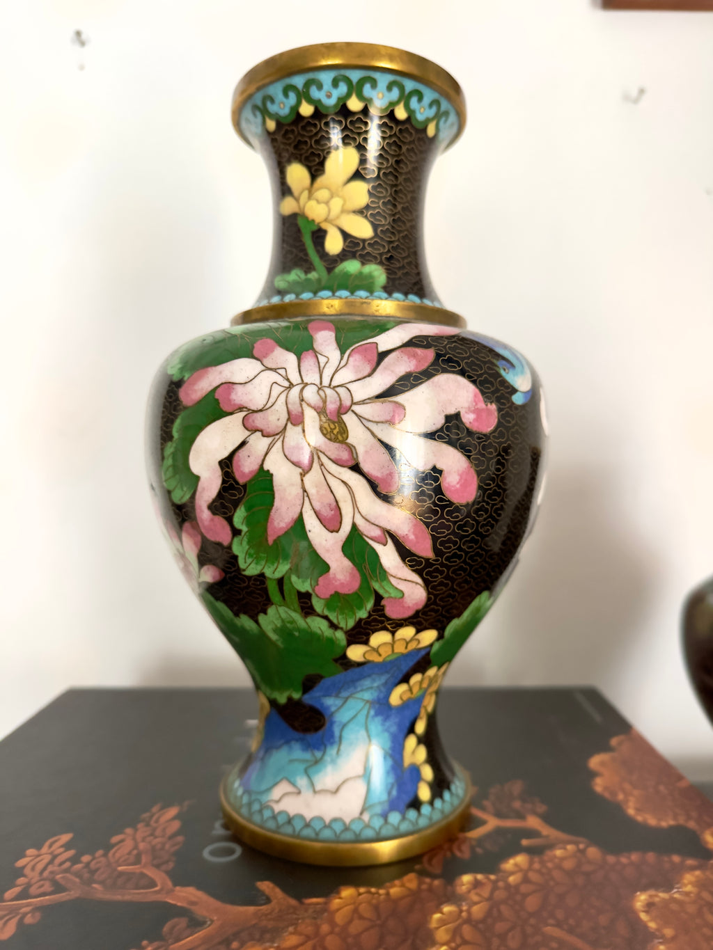 Jarra em metal cloisonné