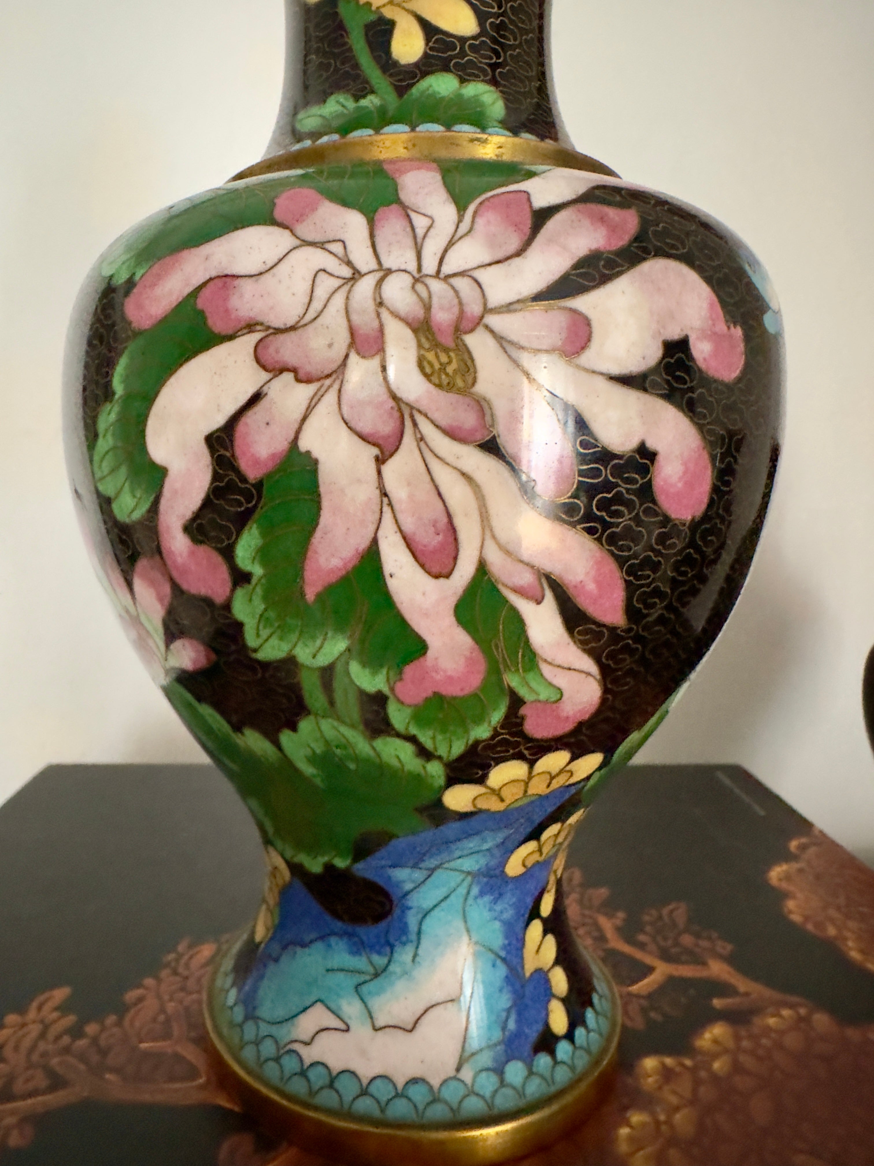 Jarra em metal cloisonné