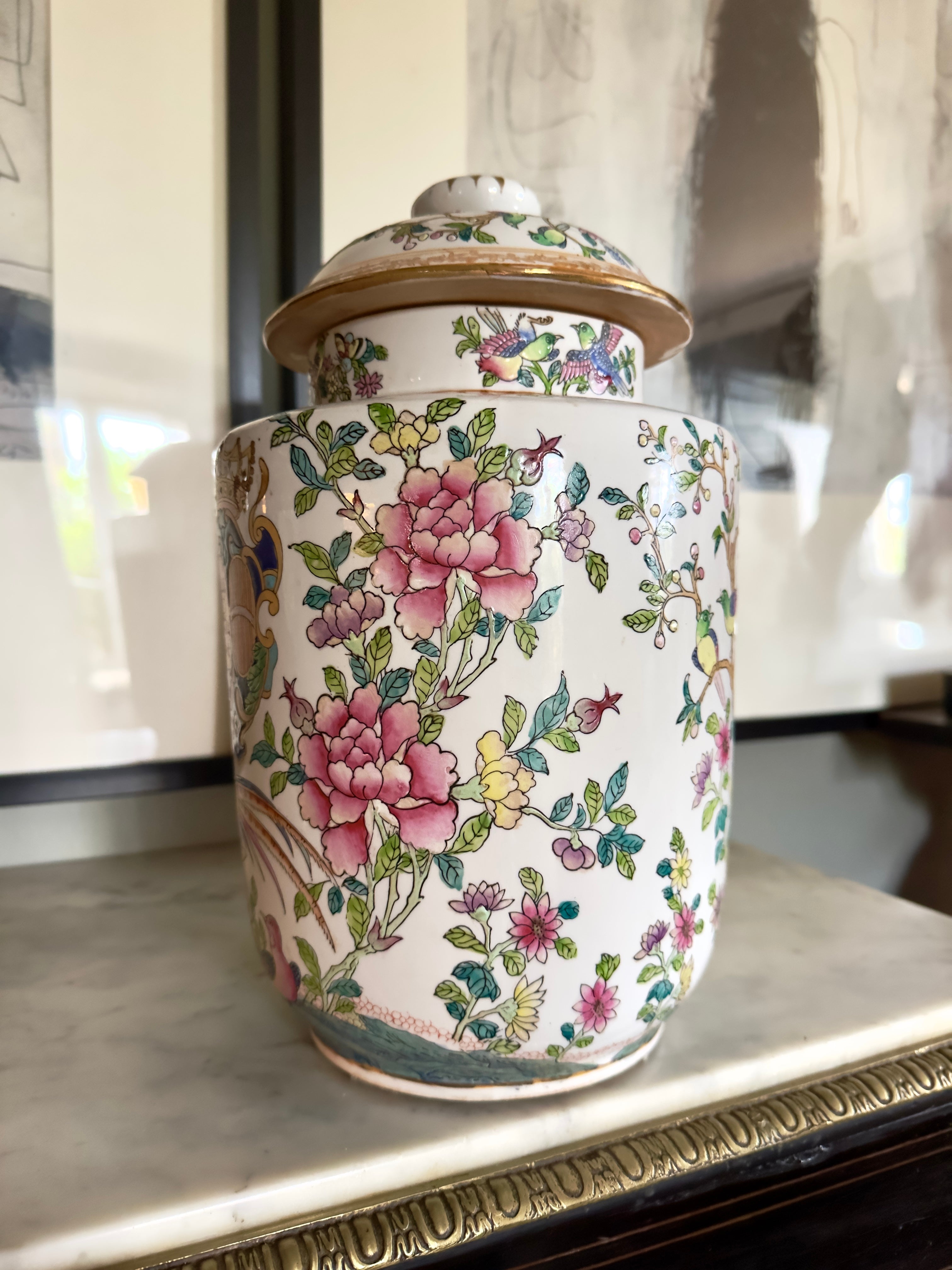 Porcelana / Pote chinês do Século XIX, segundo Reinado Qianlong com armas de Dom João V