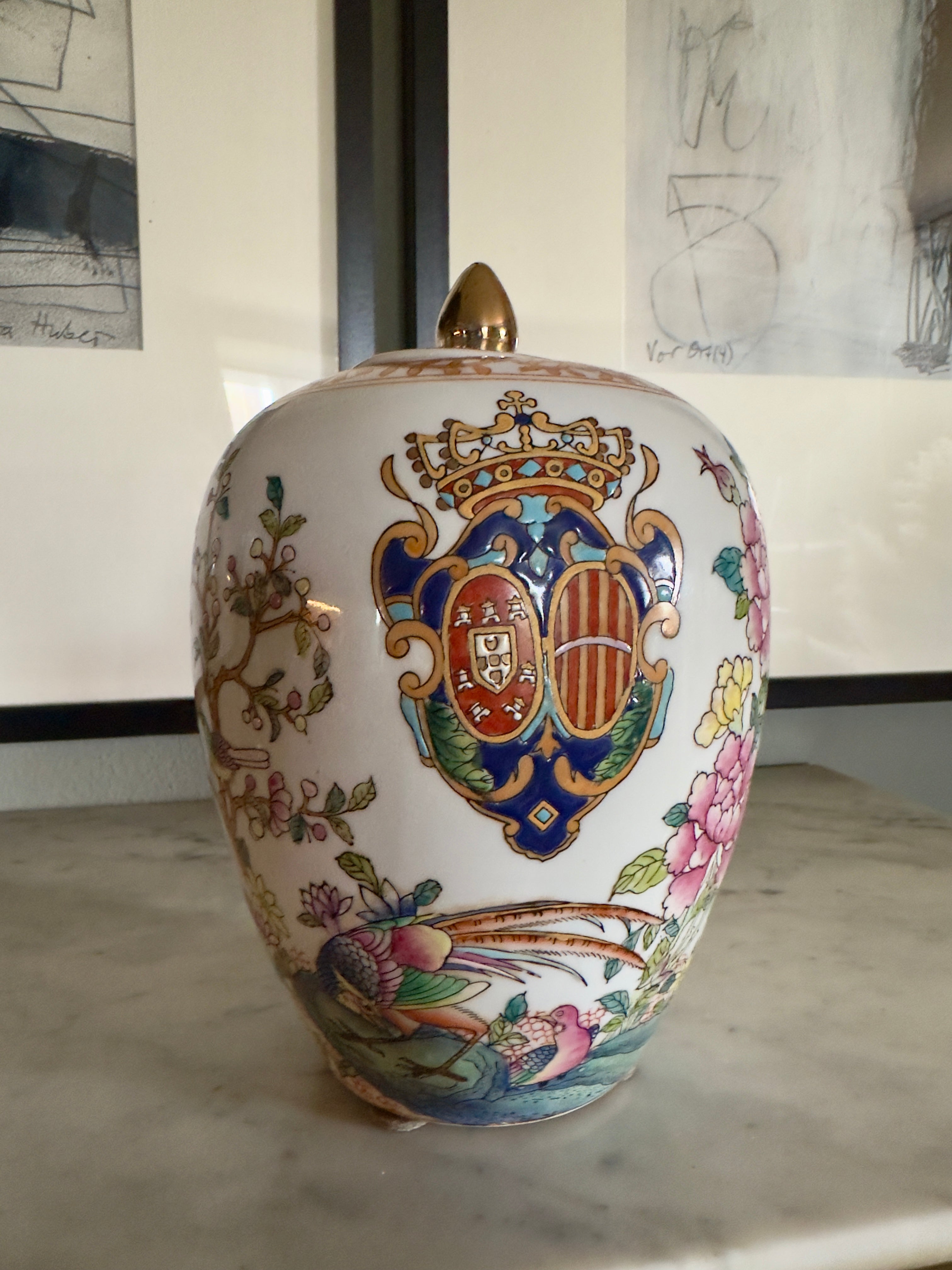 Porcelana / Pote chinês do Século XIX, segundo Reinado Qianlong com armas de Dom João V