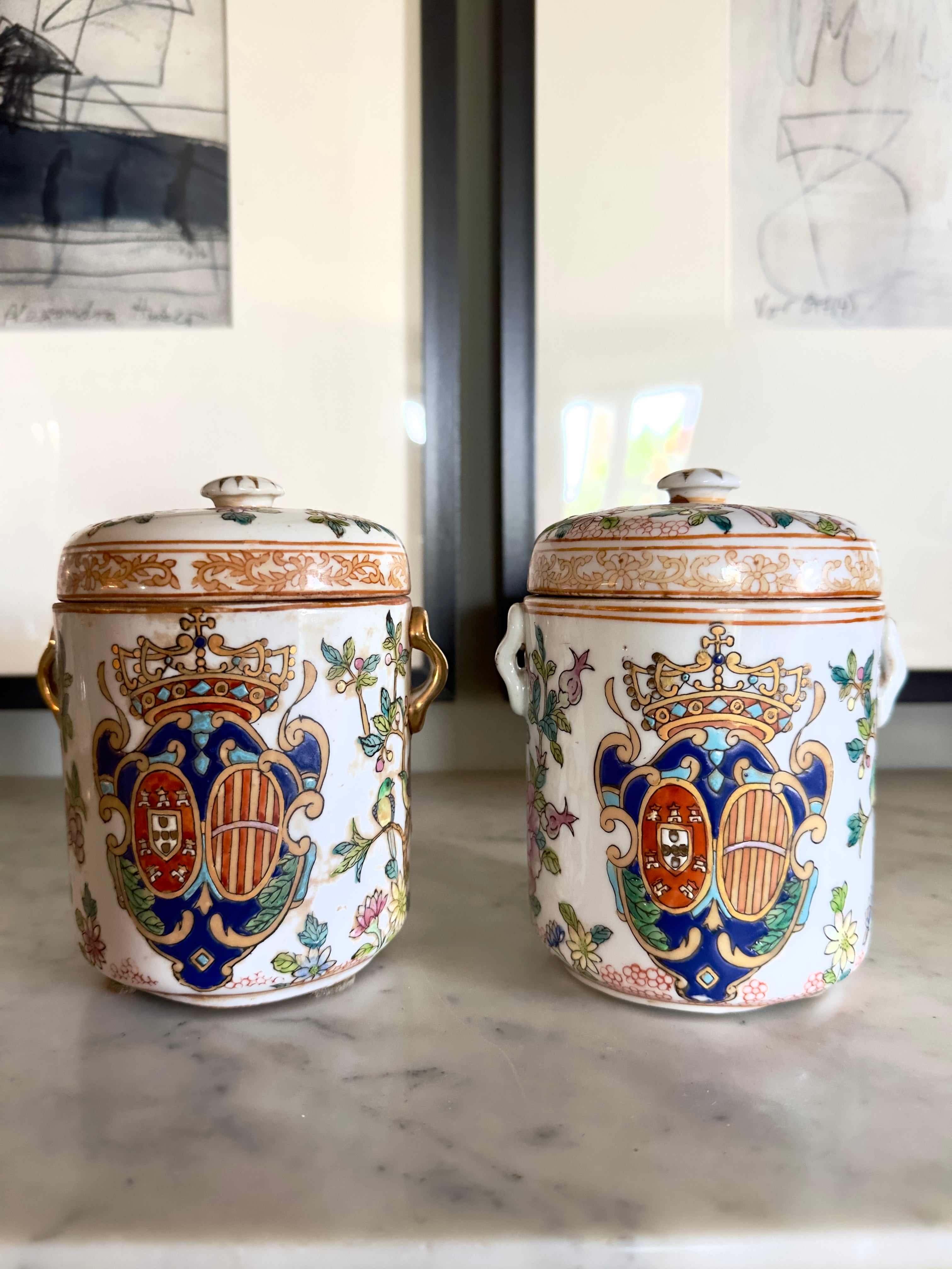Porcelana / Caixa chinesa do Século XIX, segundo Reinado Qianlong com armas de Dom João V