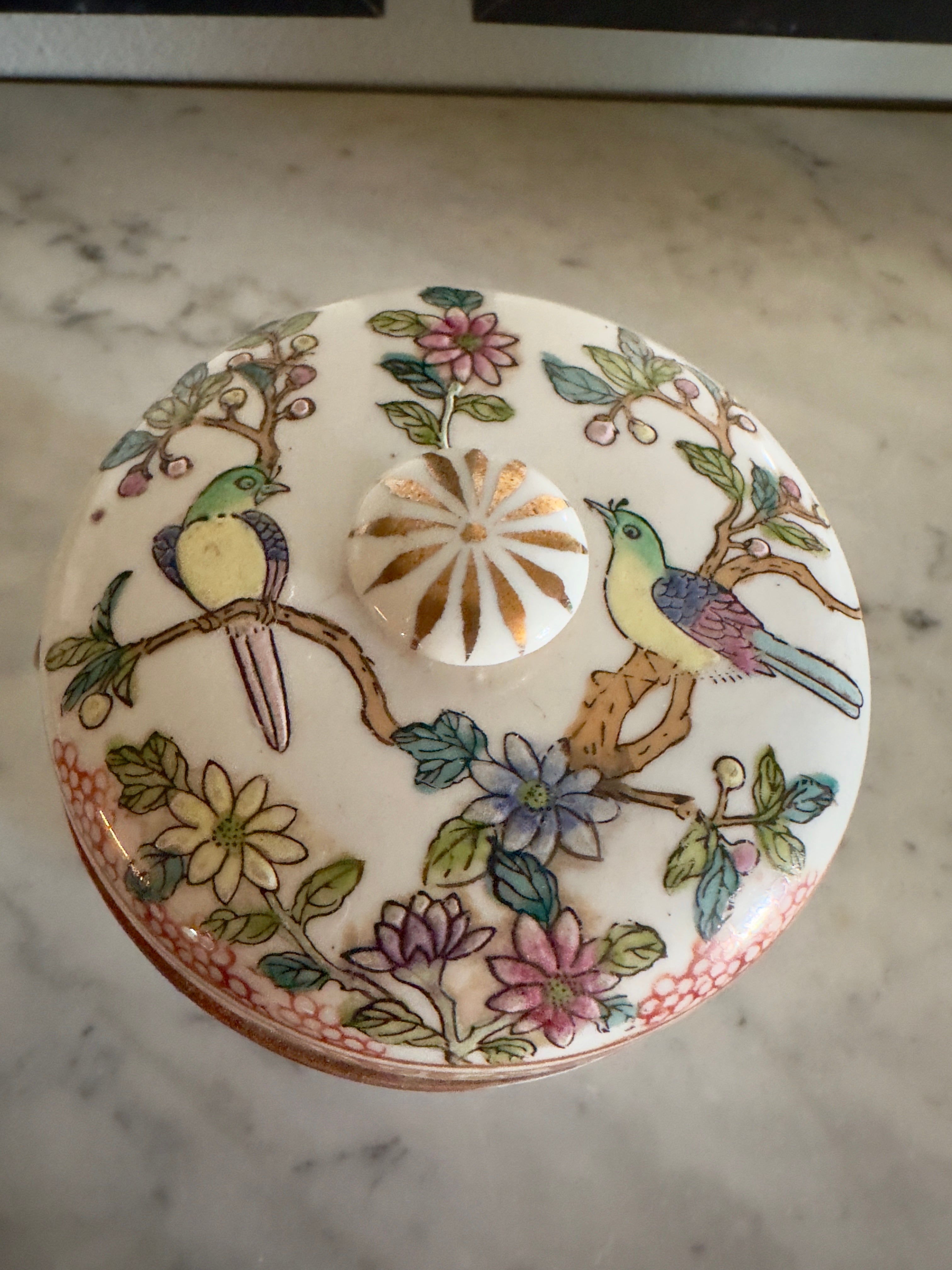 Porcelana / Caixa chinesa do Século XIX, segundo Reinado Qianlong com armas de Dom João V