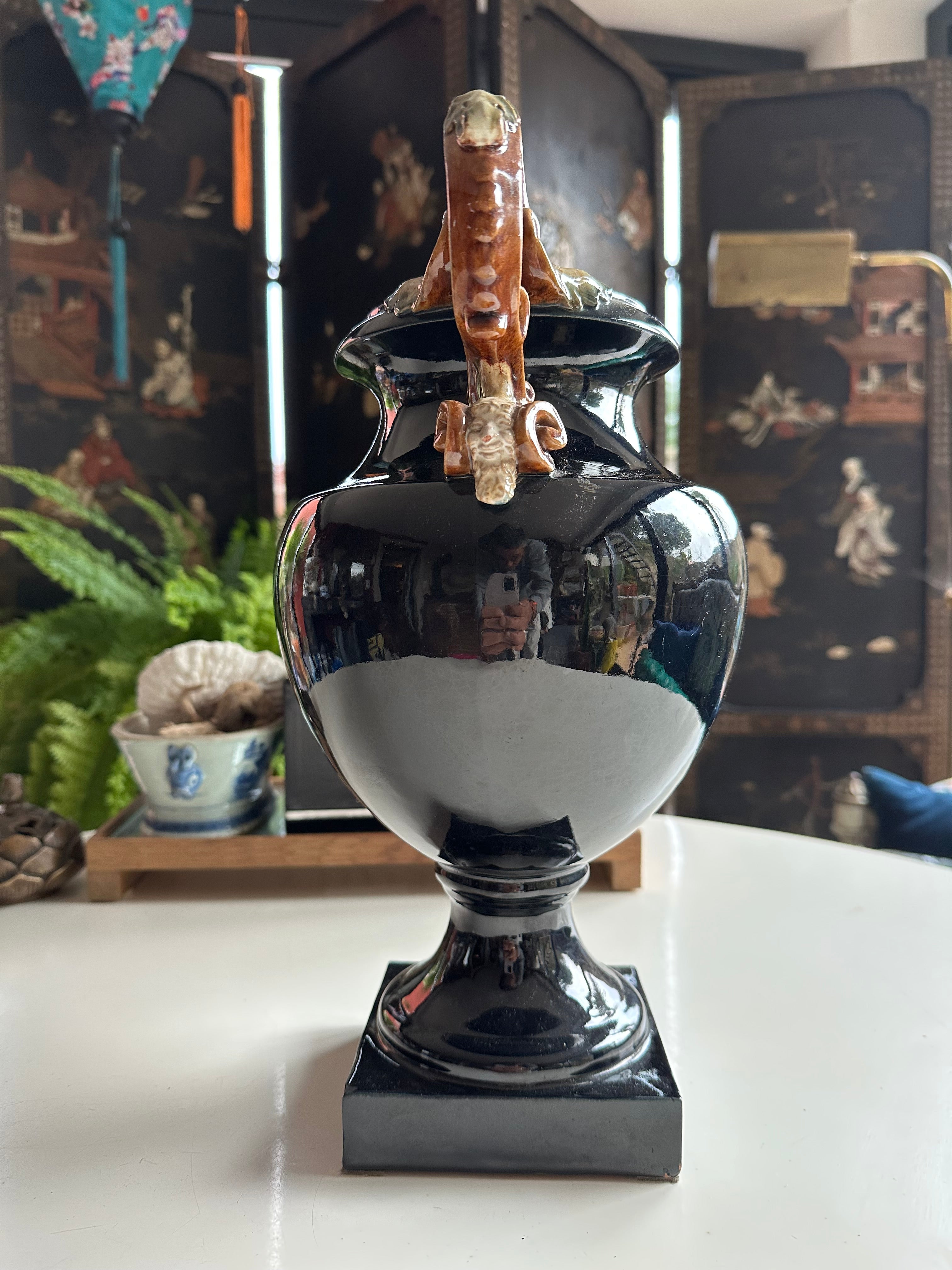 Cerâmica - Vaso / Jarra em faiança Bordallo Pinheiro, início Séc.XX