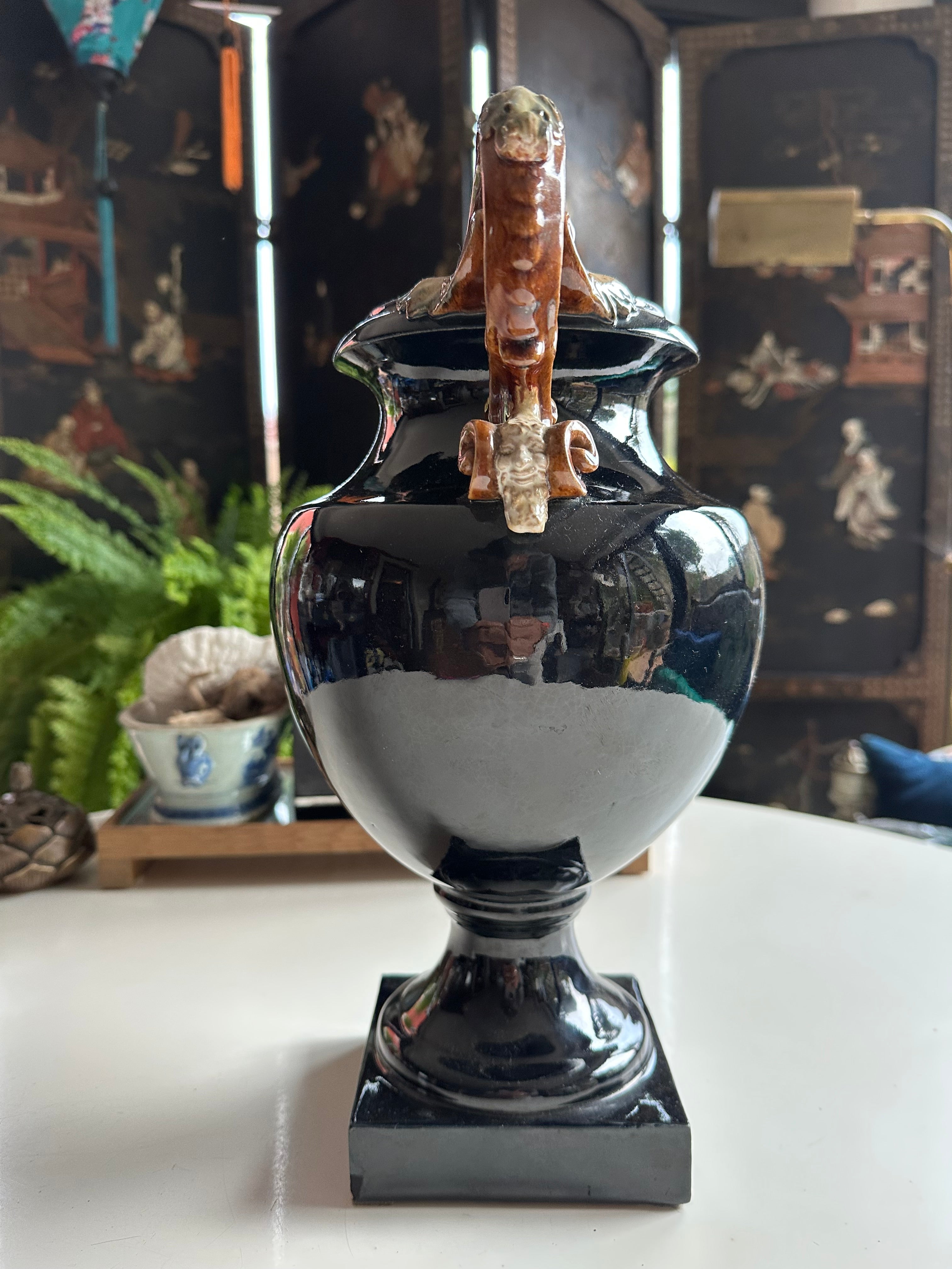 Cerâmica - Vaso / Jarra em faiança Bordallo Pinheiro, início Séc.XX