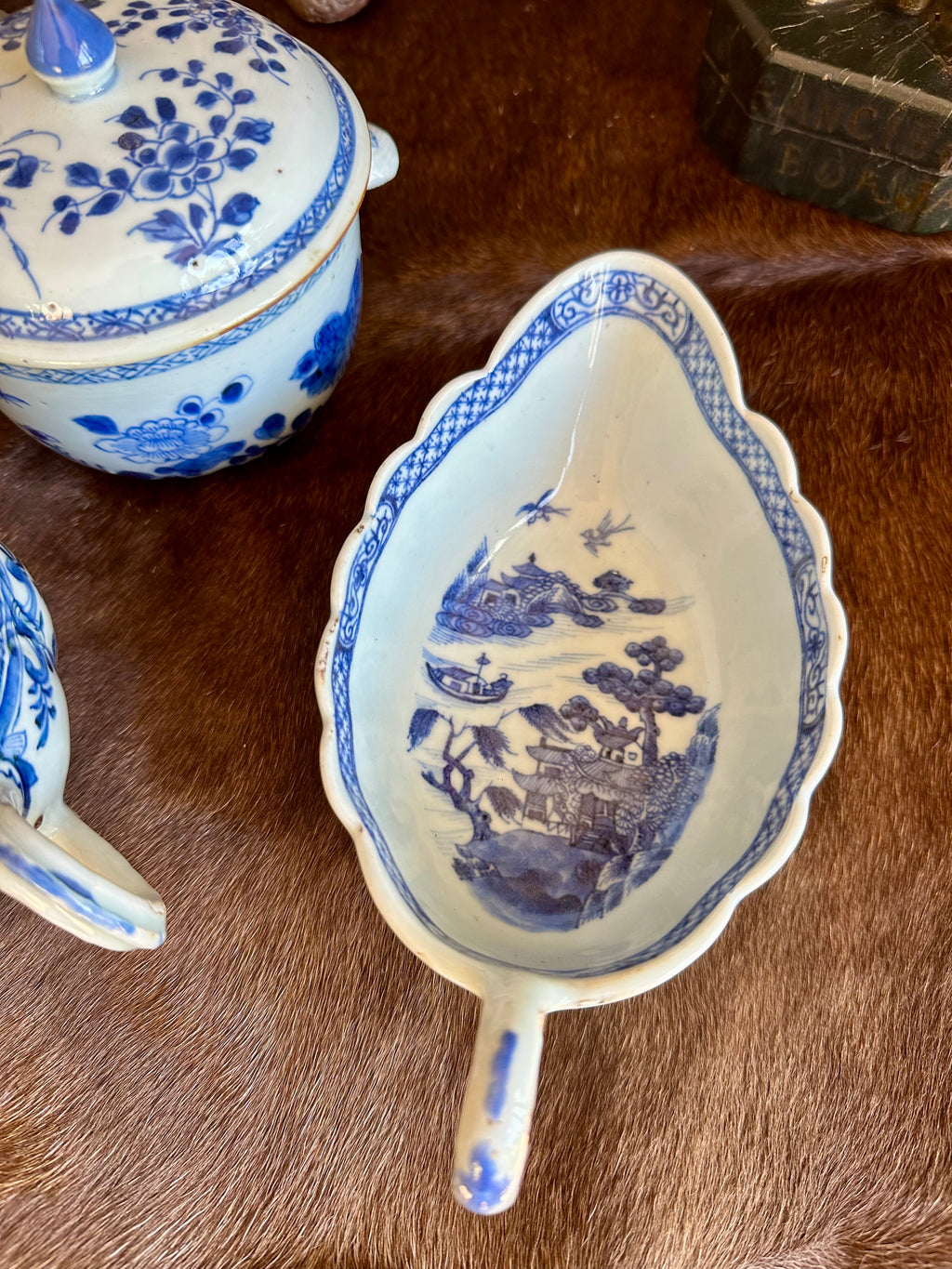Porcelana China Século XVIII / Molheira