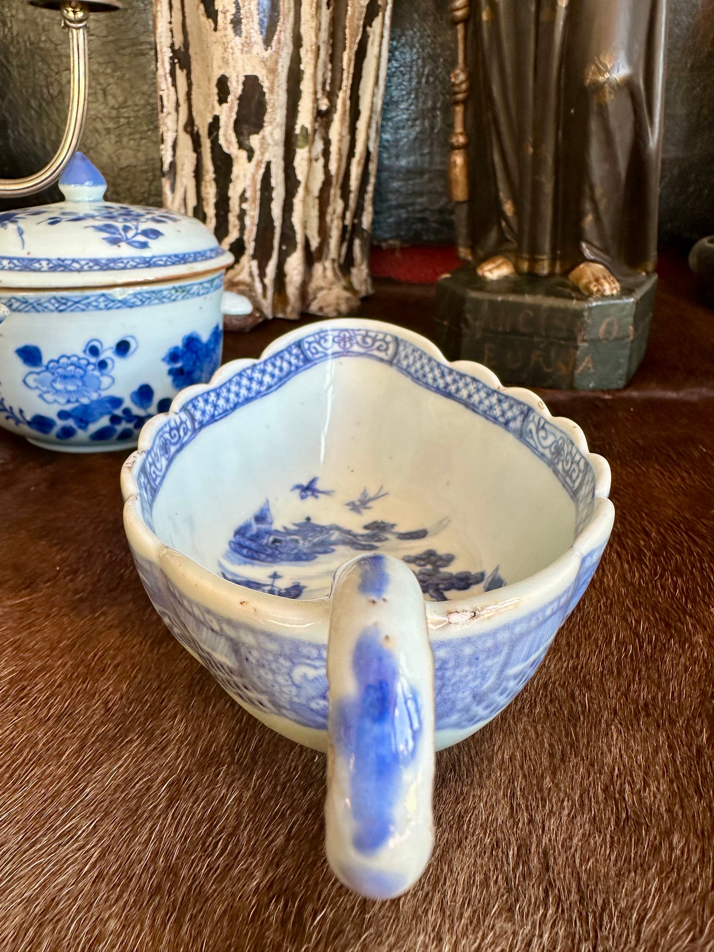 Porcelana China Século XVIII / Molheira