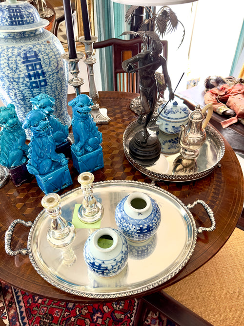 Bandeja / Tabuleiro em metal prateado