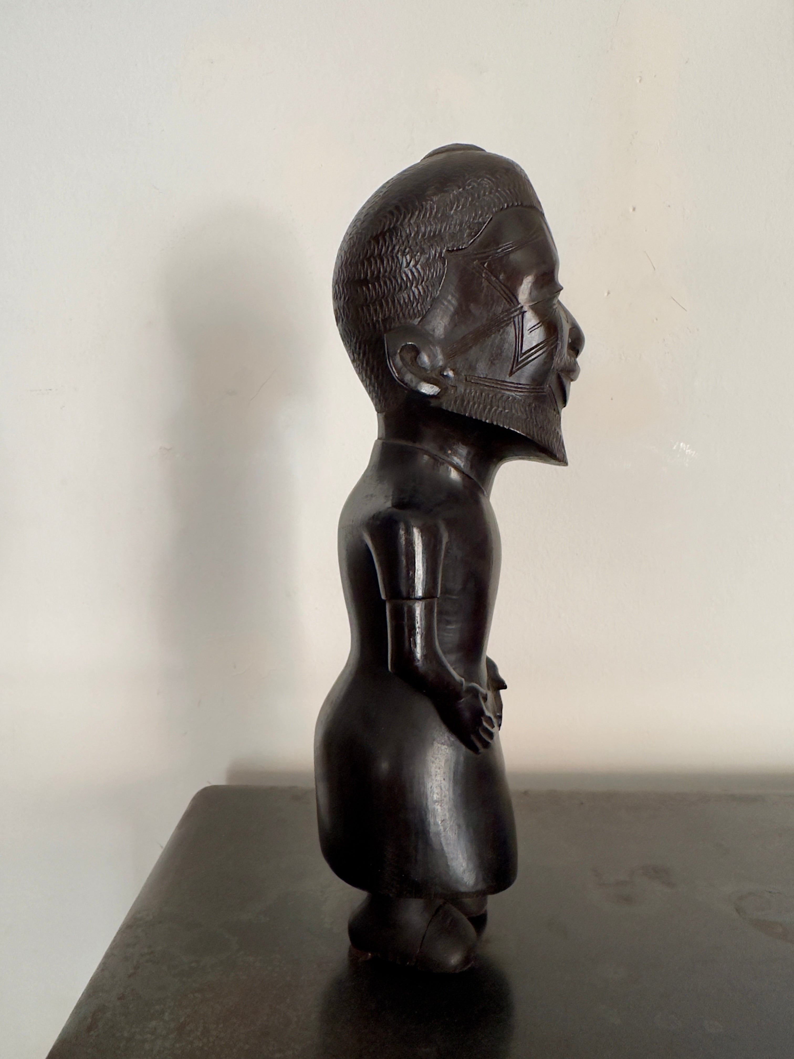 Busto / Escultura figura masculina africana Maconde