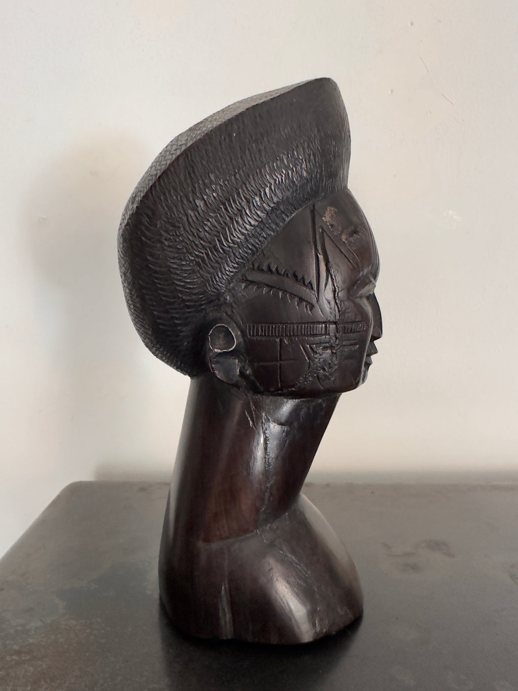 Busto / Escultura masculina africana Maconde