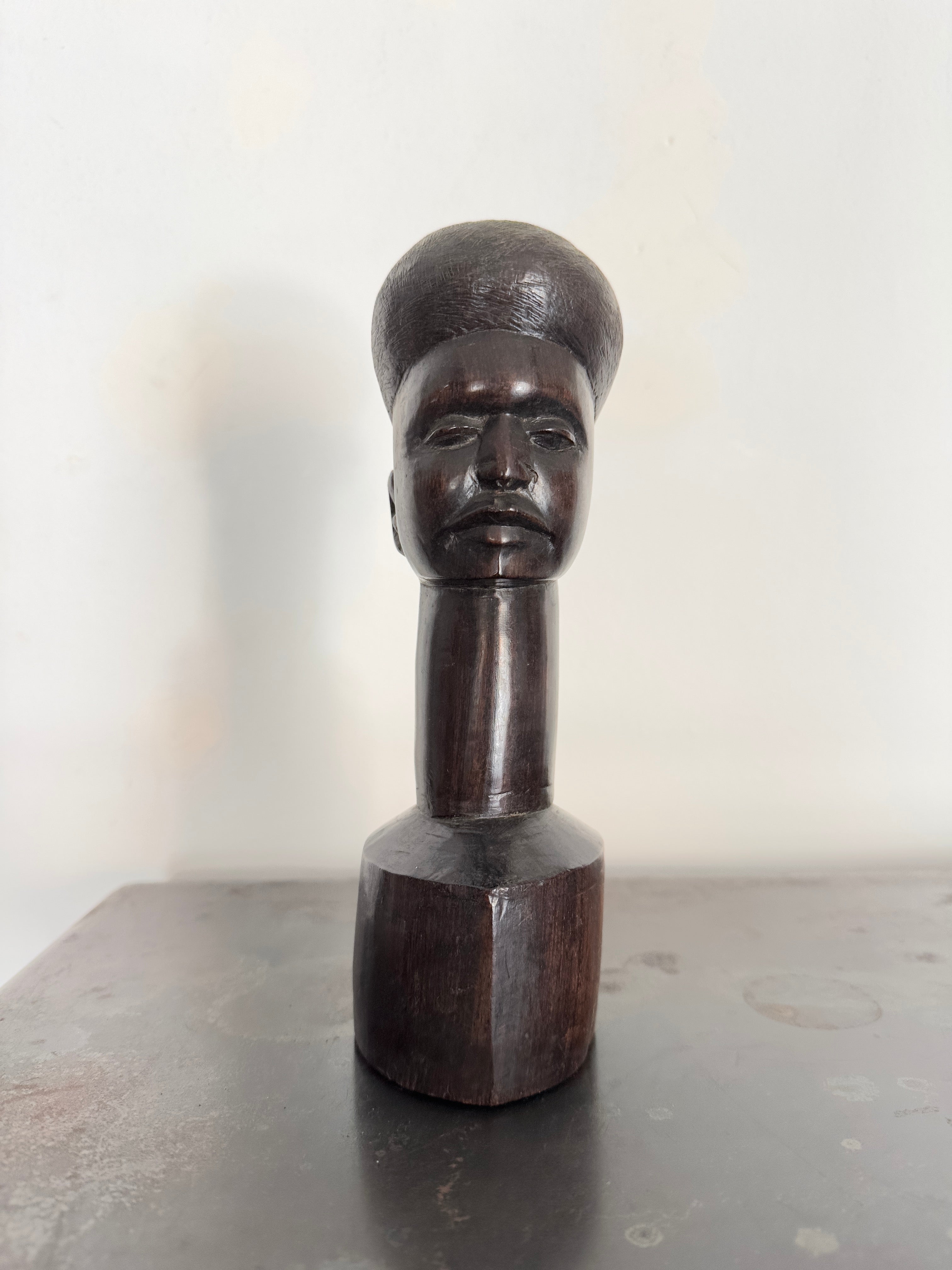Busto / Escultura figura masculina africana Maconde