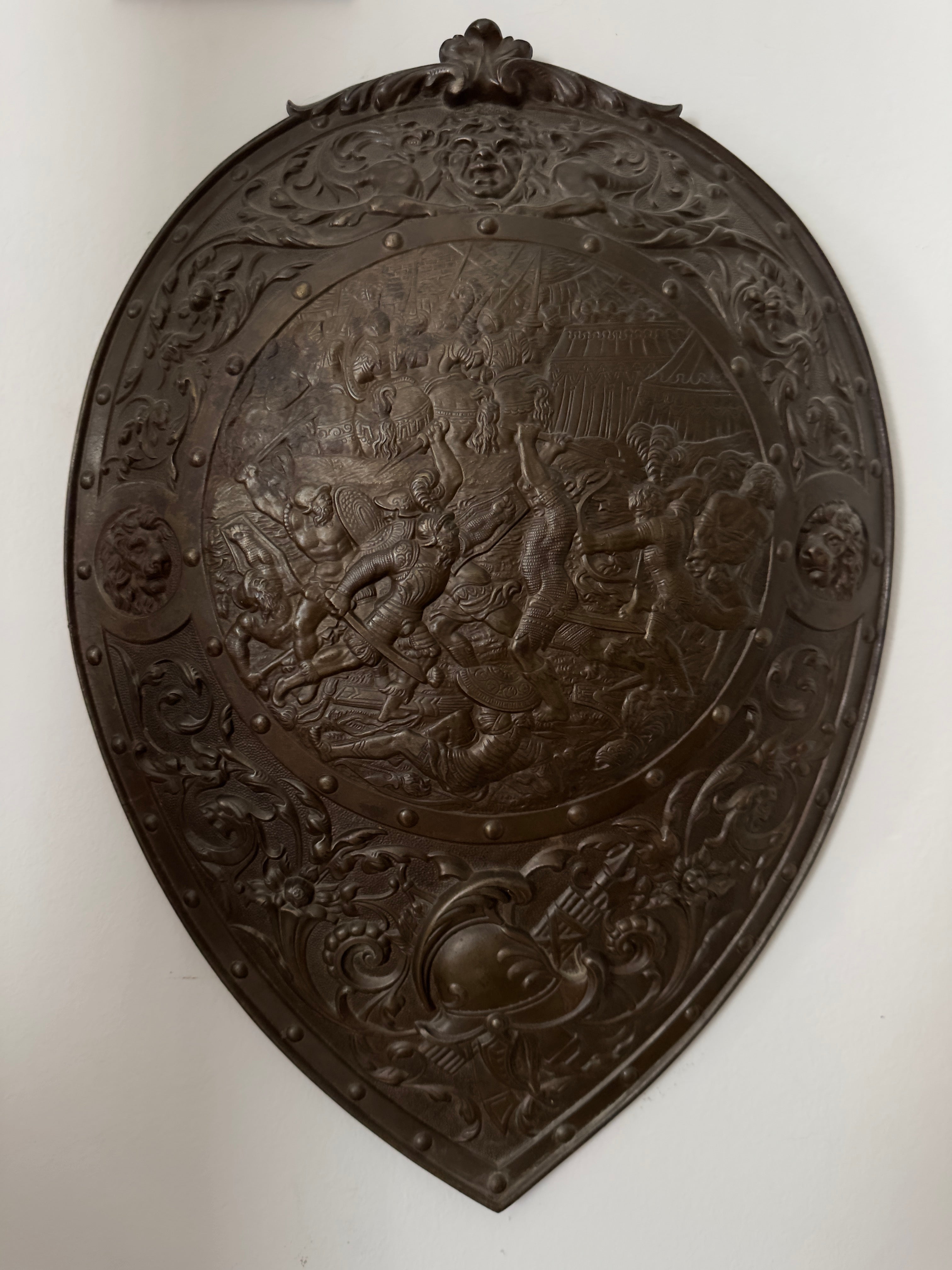 Placa efeito bronze, estilo renascentista