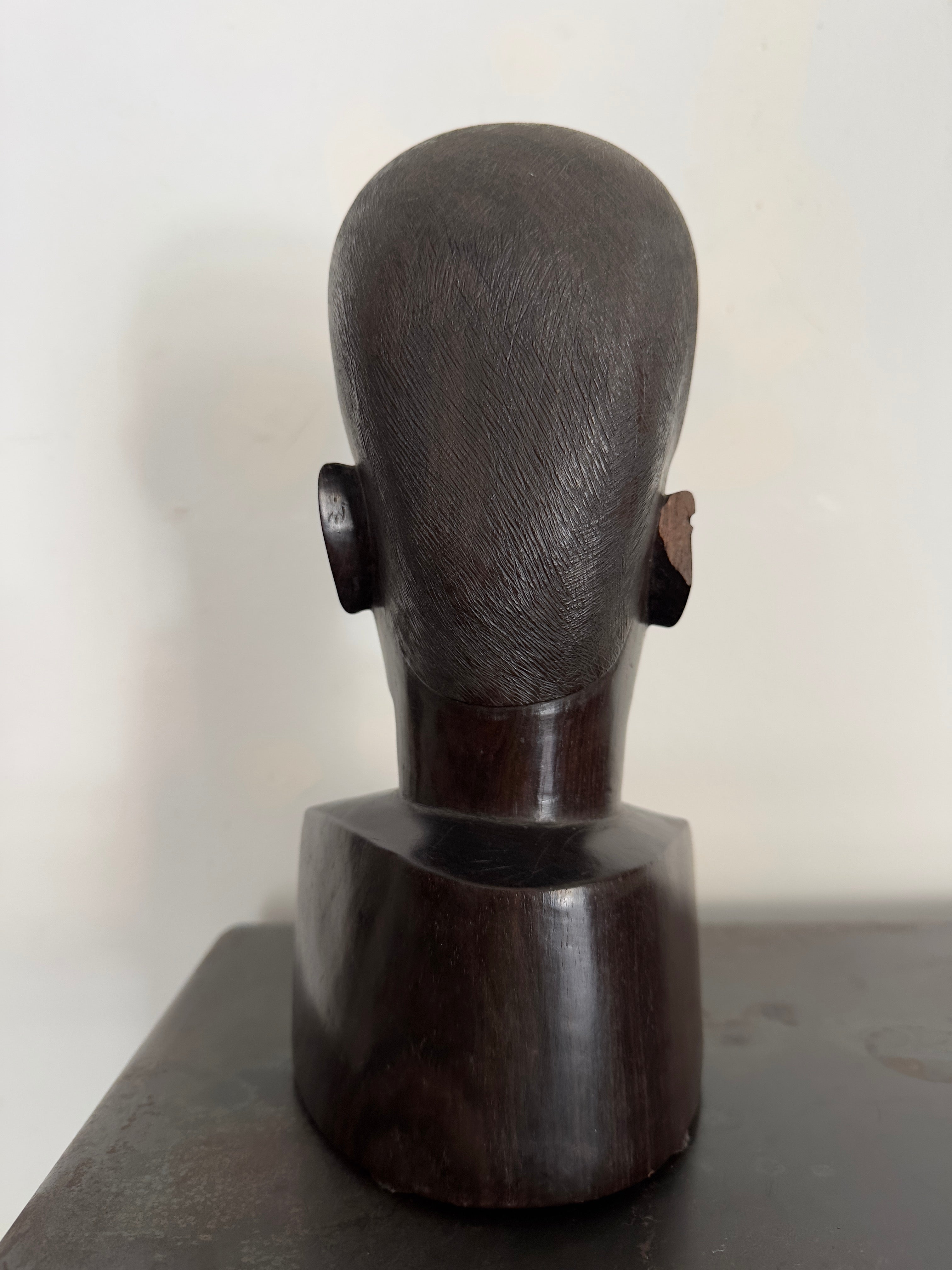 Busto / Escultura masculina africana Maconde