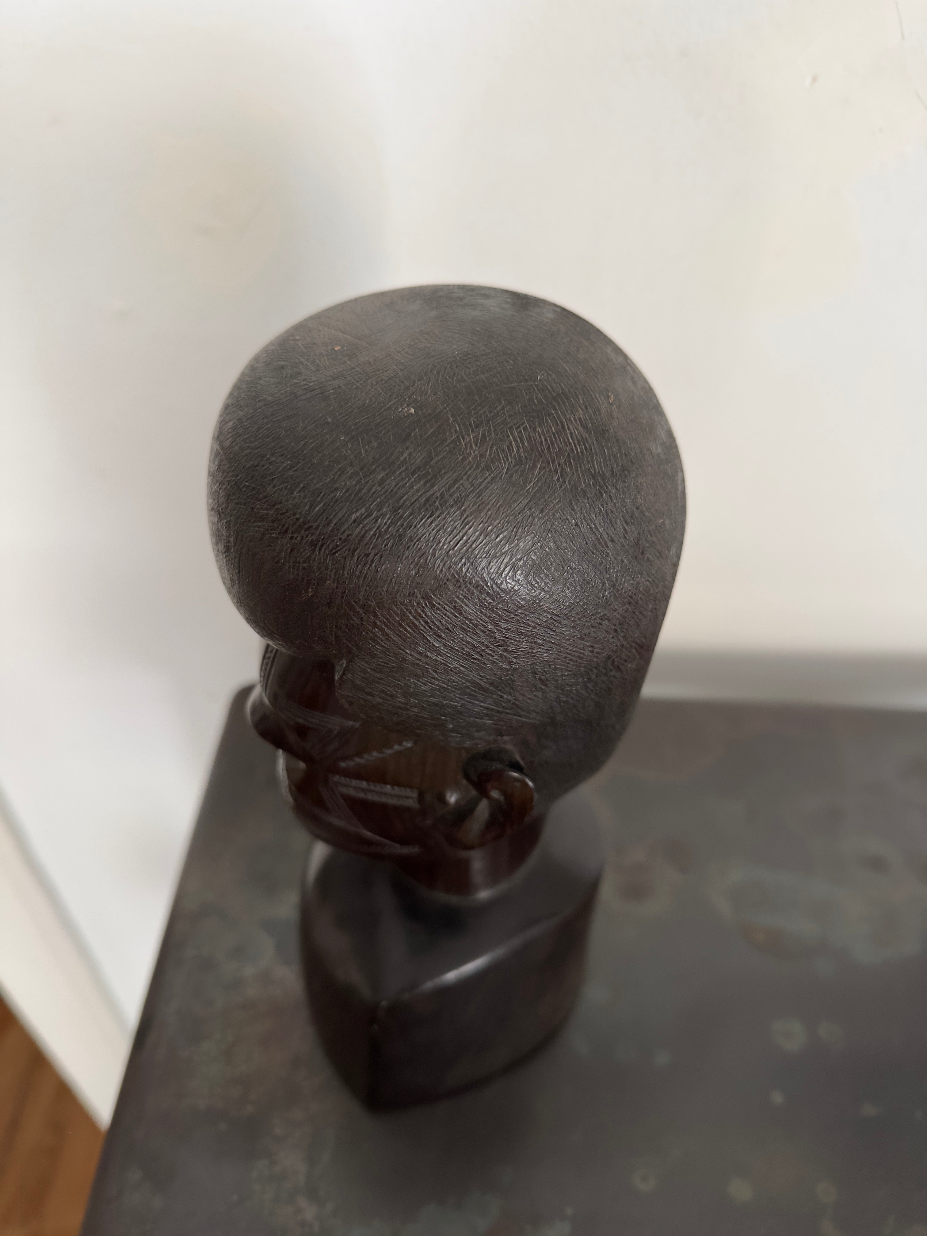 Busto / Escultura masculina africana Maconde