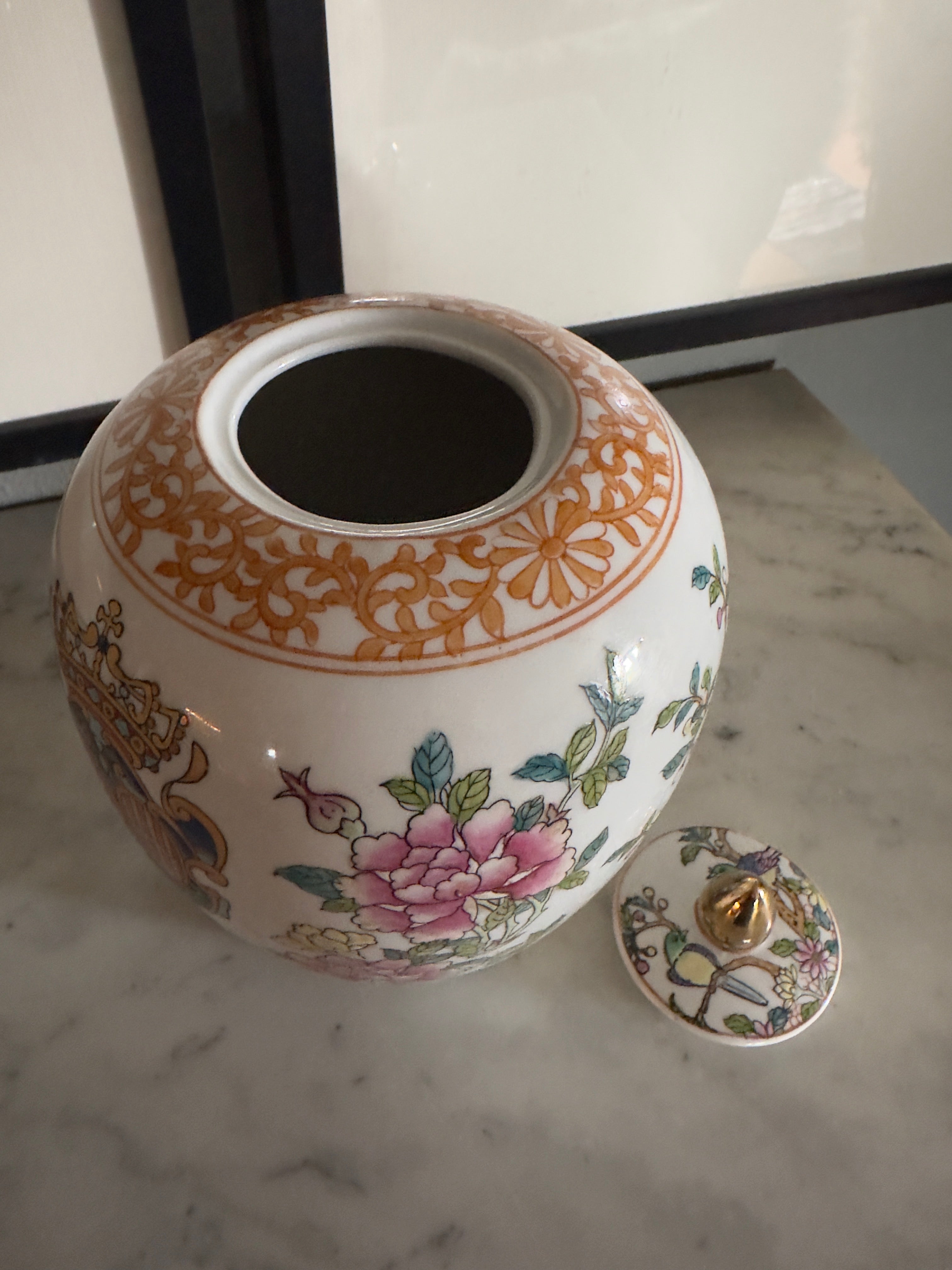 Porcelana / Pote chinês do Século XIX, segundo Reinado Qianlong com armas de Dom João V