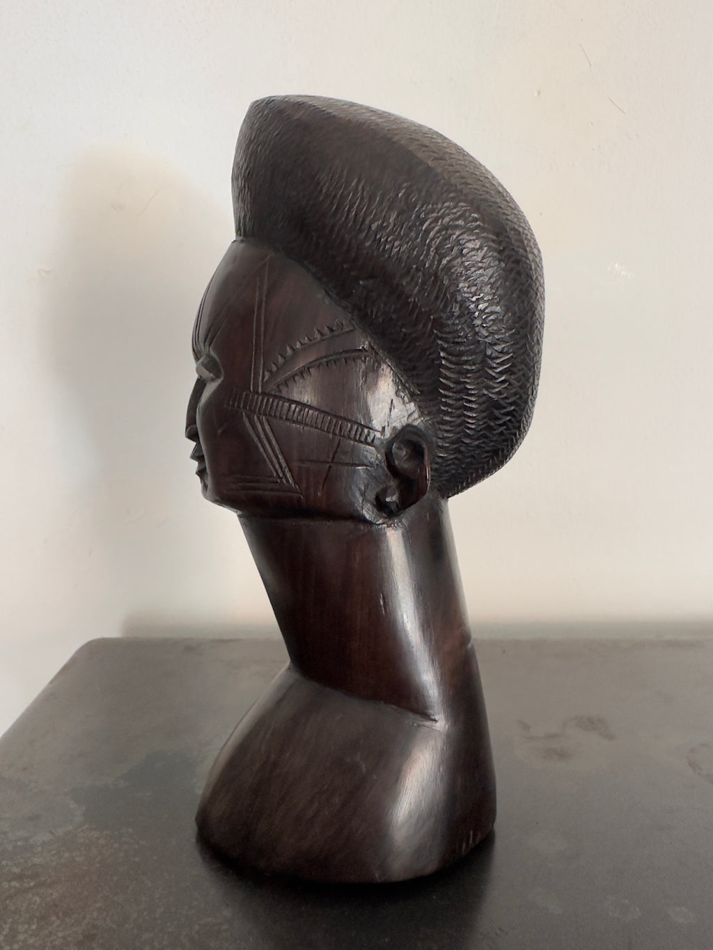 Busto / Escultura masculina africana Maconde